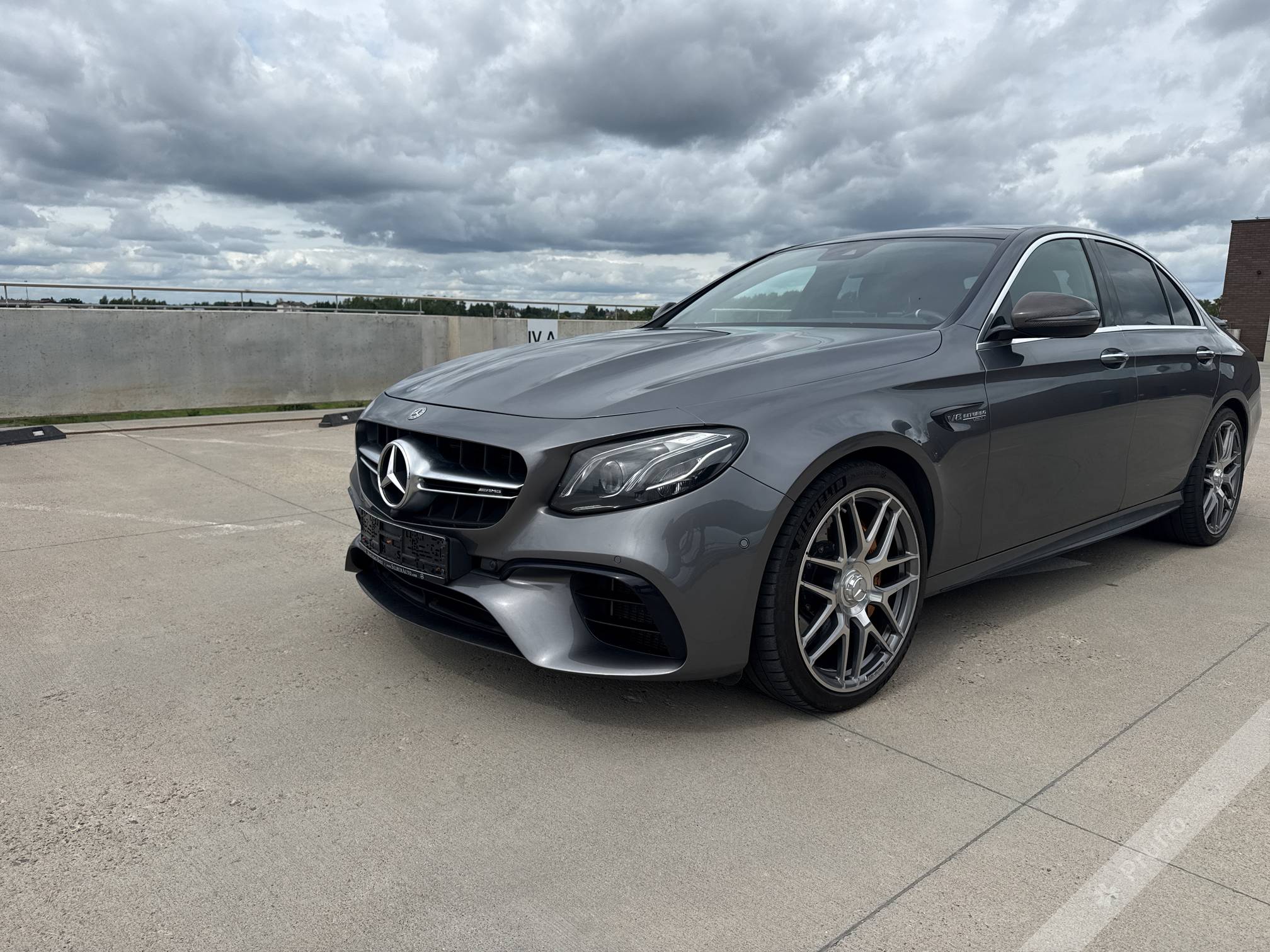 Mercedes-Benz E 63 AMG